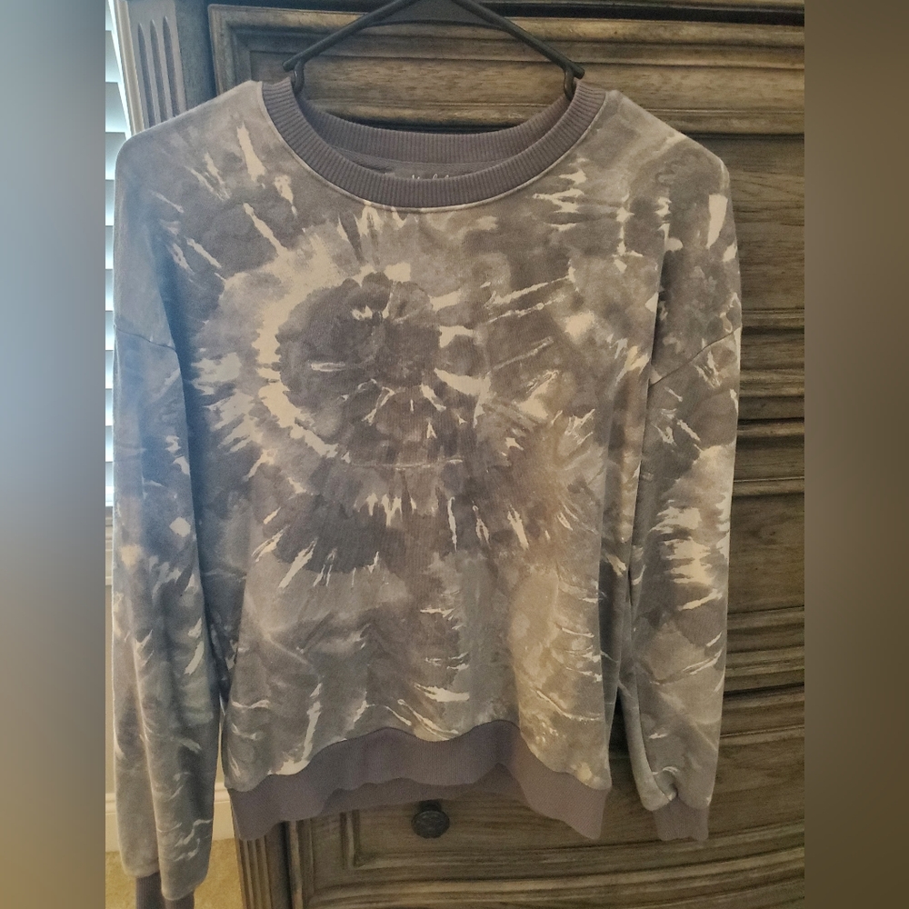 Marled sweatshirt. Size small, true to size.